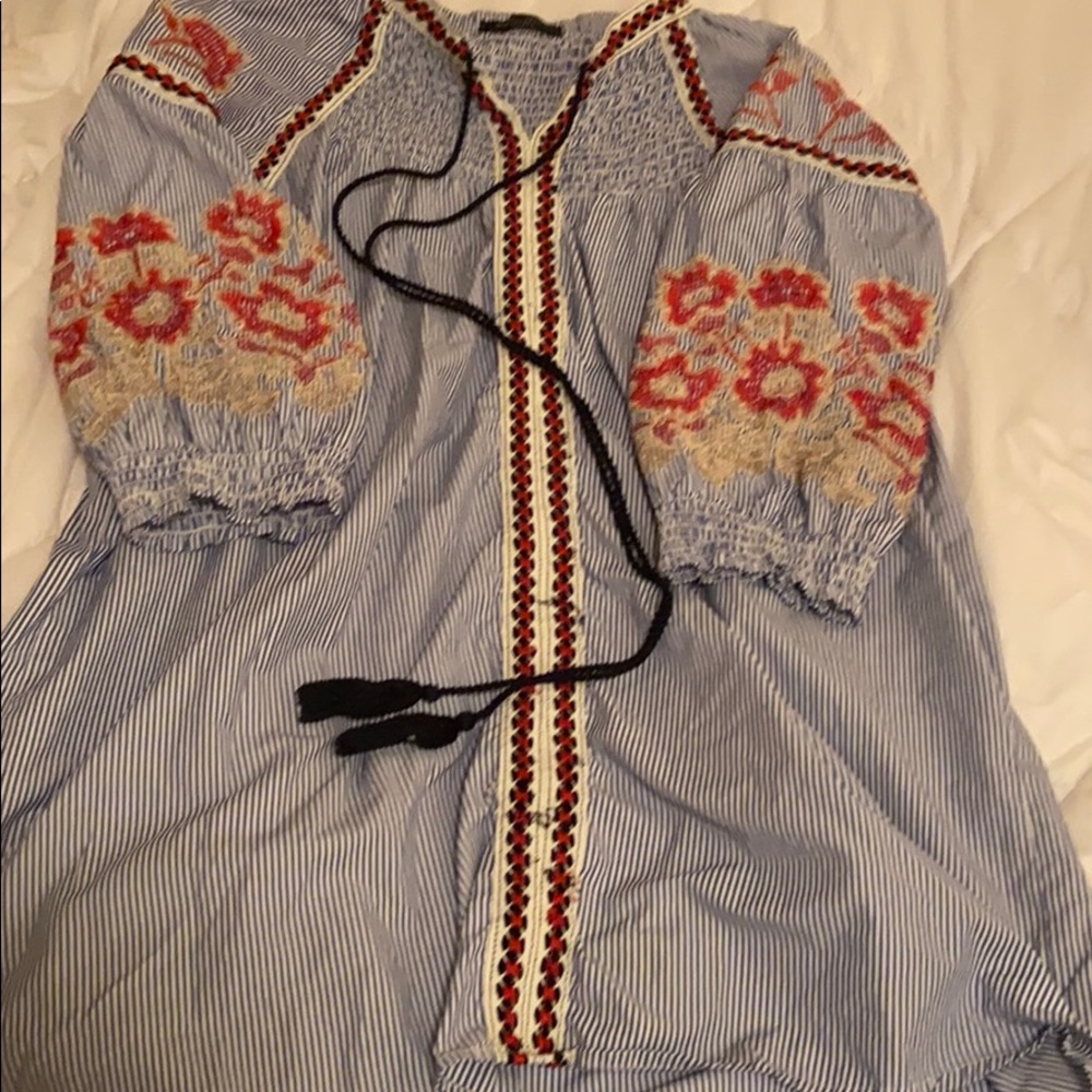 Romeo & Juliet Couture long sleeve top - Picture 2 of 5